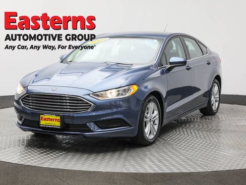 Used 2018 Ford Fusion SE image 1