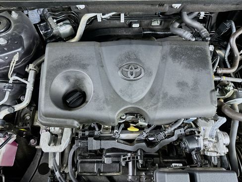 Used 2025 Toyota RAV4 XLE FWD image 31