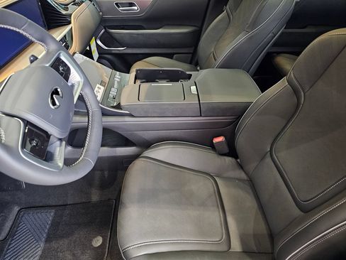 Used 2026 INFINITI QX80 Luxe w/ Cargo Package AWD/4WD image 14