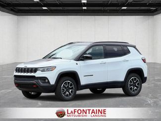 Used 2025 Jeep Compass Trailhawk AWD/4WD video 1