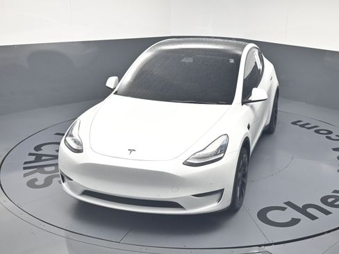 Used 2021 Tesla Model Y Long Range AWD/4WD image 31