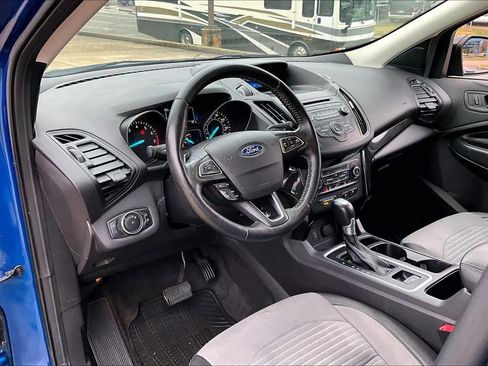 Used 2017 Ford Escape SE w/ SE Sport Appearance Package image 17