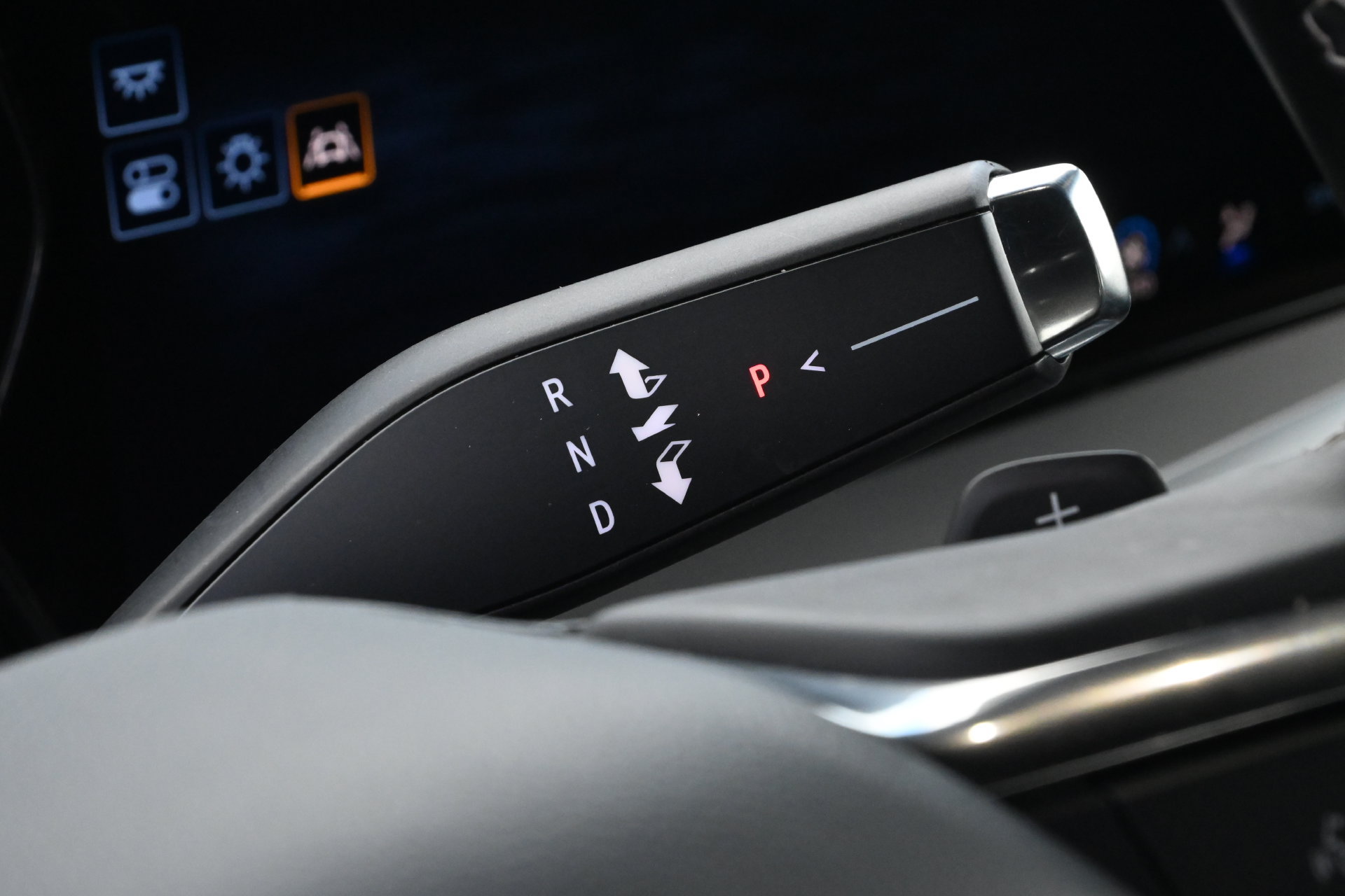 Used 2025 Chevrolet Traverse LT FWD image 14