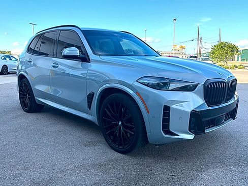 Used 2024 BMW X5 xDrive40i w/ M Sport Package AWD/4WD image 3