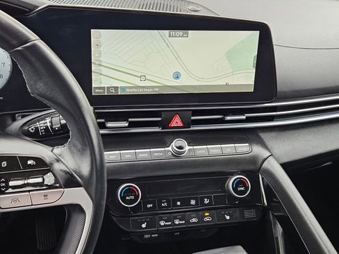 Used 2024 Hyundai Elantra Limited FWD image 11