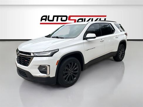 Used 2022 Chevrolet Traverse RS image 3