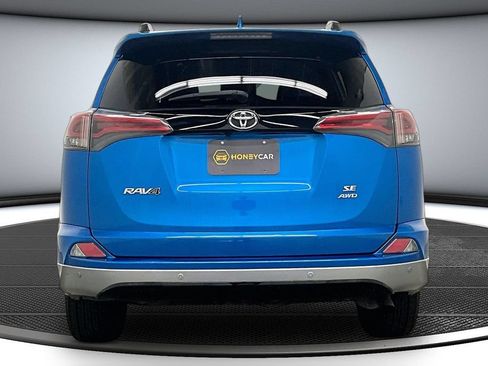Used 2017 Toyota RAV4 SE AWD/4WD image 4