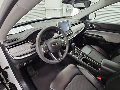 Used 2022 Jeep Compass Latitude image 12