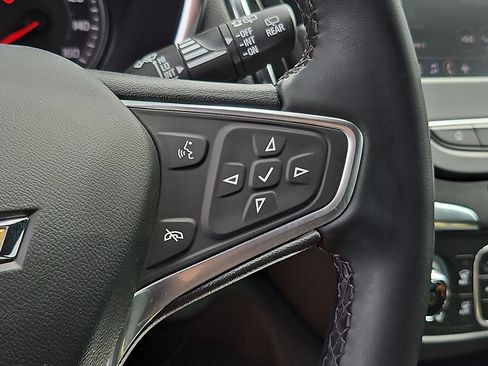Used 2023 Chevrolet Equinox LT AWD/4WD image 22