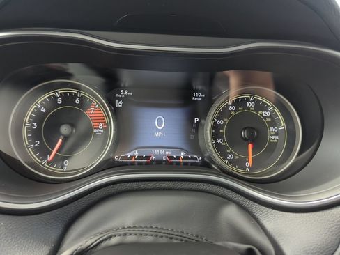 Used 2022 Jeep Cherokee Trailhawk AWD/4WD image 29