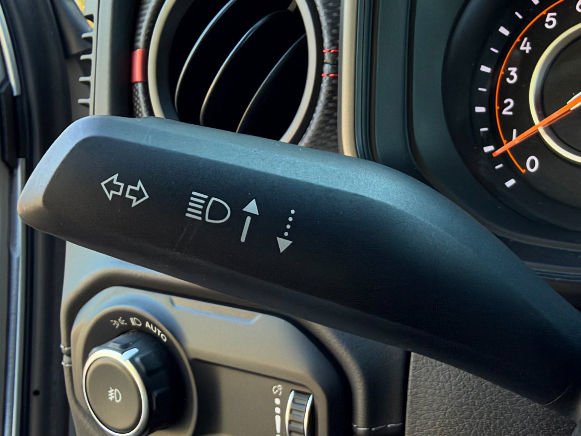 Used 2024 Jeep Wrangler Unlimited Rubicon AWD/4WD image 23