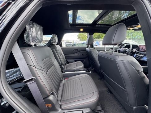 New 2026 Nissan Pathfinder Rock Creek w/ Rock Creek Premium Package AWD/4WD image 11