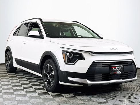 Used 2023 Kia Niro EX image 1