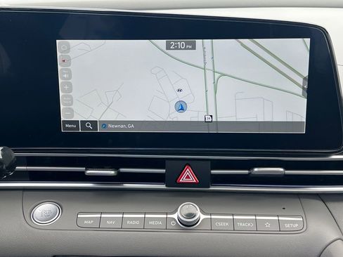 Certified 2025 Hyundai Elantra SEL FWD image 28