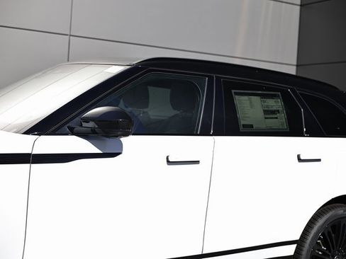 New 2026 Land Rover Range Rover Velar Dynamic SE image 6