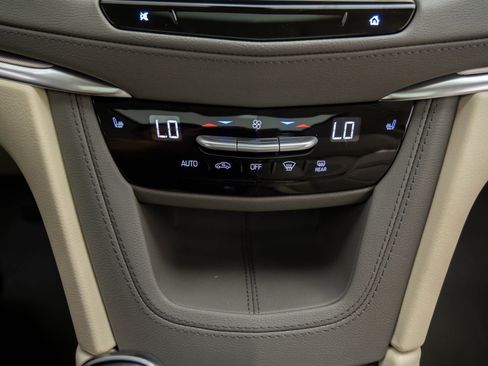 New 2025 Cadillac XT5 Premium Luxury image 22