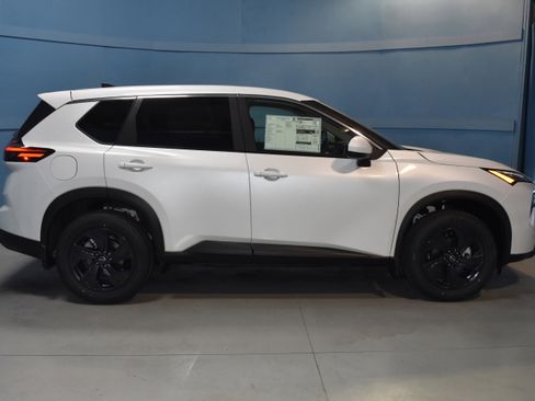 New 2026 Nissan Rogue SV w/ Cold Weather Package FWD image 19