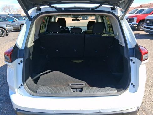 Used 2024 Nissan Rogue SV image 21