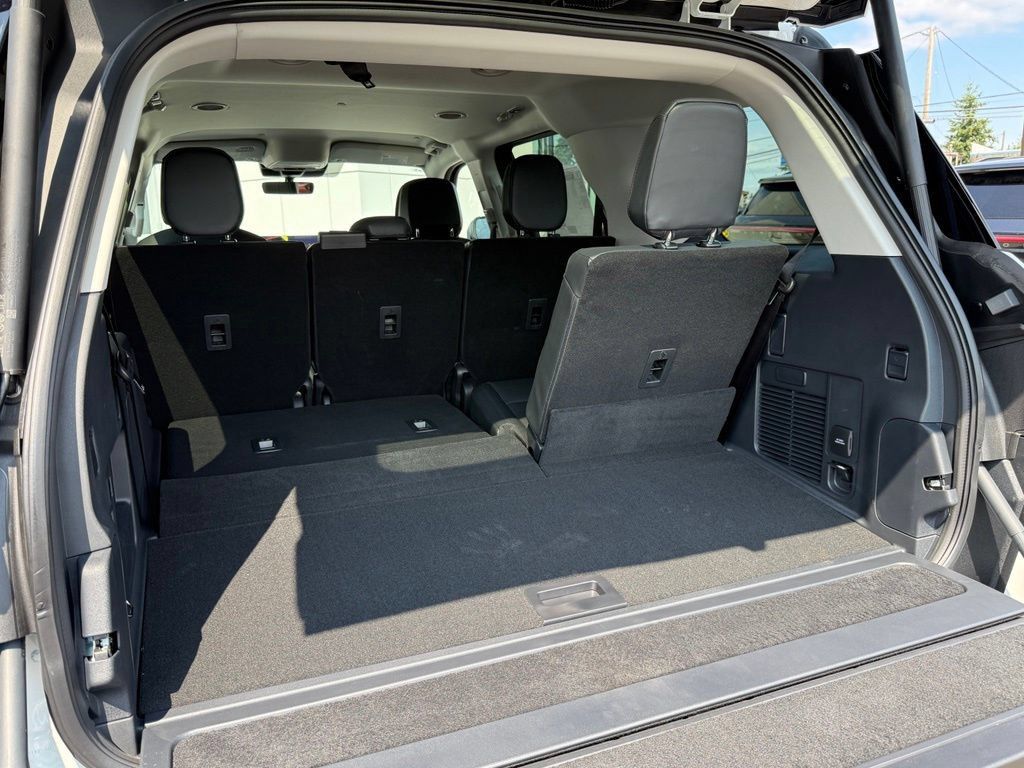 New 2027 Lincoln Navigator Premiere AWD/4WD image 26