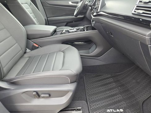 New 2026 Volkswagen Atlas Cross Sport SEL R-Line AWD/4WD image 12