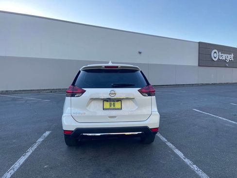 Used 2020 Nissan Rogue S image 4