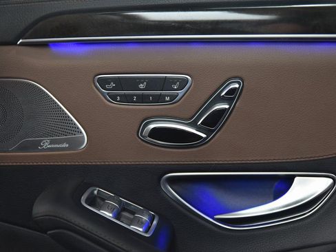 Used 2014 Mercedes-Benz S 550 Sedan image 19