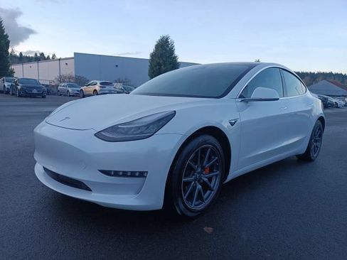 Used 2020 Tesla Model 3 Standard Range Plus RWD image 5