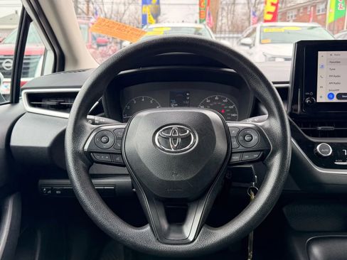 Used 2025 Toyota Corolla LE image 17