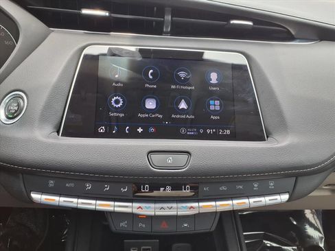 Used 2022 Cadillac XT4 Premium Luxury w/ Enhanced Visibility Package FWD image 25