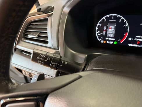 Used 2025 Honda Odyssey Elite image 17