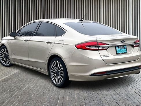 Used 2017 Ford Fusion Energi SE image 3