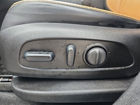 Used 2019 Chevrolet Equinox Premier image 31