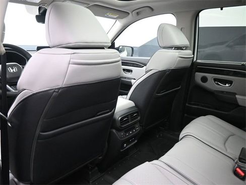 New 2025 Honda Pilot Elite image 10