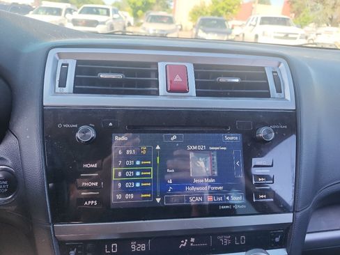 Used 2017 Subaru Outback 2.5i Limited w/ Popular Package #5 AWD/4WD image 25