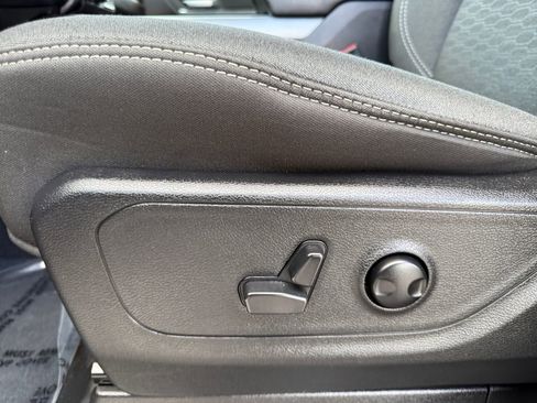 Used 2025 RAM 1500 Big Horn AWD/4WD image 10