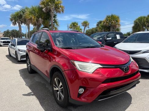 Used 2017 Toyota RAV4 XLE FWD image 4