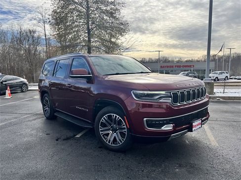 Used 2022 Jeep Wagoneer Series III image 2