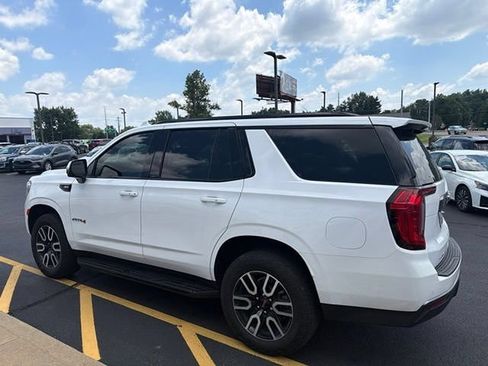Used 2024 GMC Yukon AT4 w/ Technology Package AWD/4WD image 17