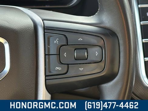 Used 2023 GMC Yukon SLT w/ SLT Premium Package image 28