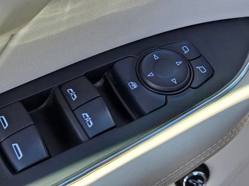 Used 2021 Buick Envision Essence FWD image 16