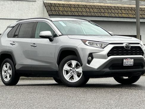 Used 2021 Toyota RAV4 XLE image 2