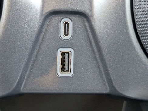 Used 2023 Chevrolet Blazer LT image 25