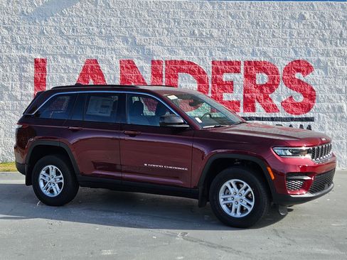 New 2025 Jeep Grand Cherokee Laredo w/ Luxury Tech Group I image 1