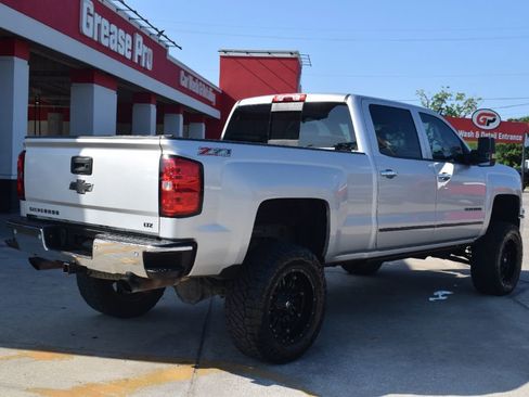 Used 2014 Chevrolet Silverado 1500 LTZ Z71 w/ LTZ Plus Package AWD/4WD image 4