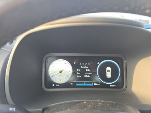 Used 2022 Hyundai Kona Limited w/ Cargo Package FWD image 12
