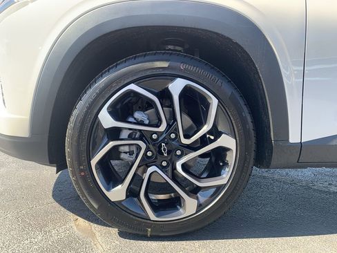 New 2026 Chevrolet Trax RS w/ Sunroof Package image 19