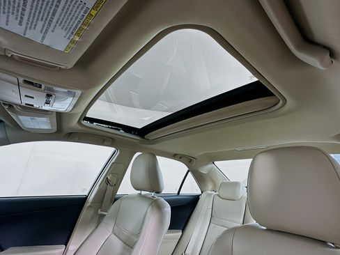 Used 2013 Toyota Camry LE image 23