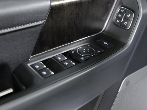 Used 2024 Ford F350 Lariat w/ Chrome Package image 21