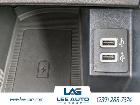 Used 2020 Ford Edge Titanium image 32