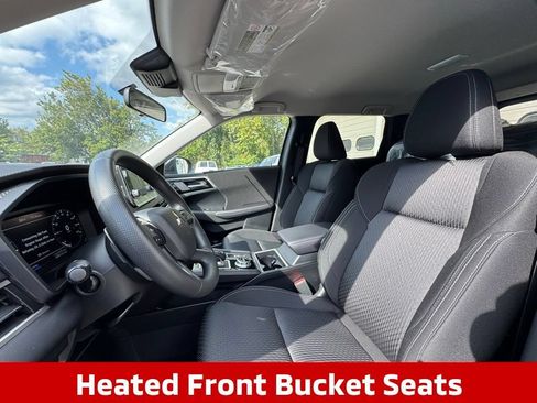 Used 2025 Mitsubishi Outlander ES AWD/4WD image 17